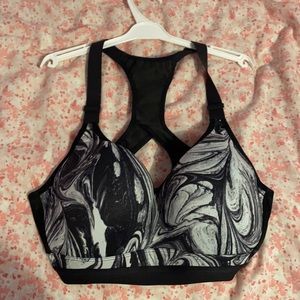 36C Black and White Victoria Sport sports bra